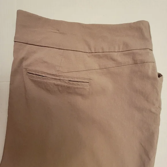 💗 PENNINGTONS Savvy Fit Capris Light Brown Size 26 Plus Size Rayon - Picture 10 of 12